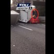 VIDEO Cavalcavia crollato a Lecco: miracolato esce da auto e rientra per prendere il telefono