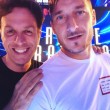 Il giornalista Gabriele Parpiglia e Francesco Totti