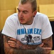Neonazista mostra tatuaggio di Auschwitz in piscina4