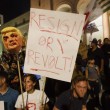 Donald Trump "Not my president": proteste, maschere bruciate, arresti FOTO6