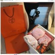 Wanda Nara mostra i regali griffati per la neonata Isabella Icardi 02