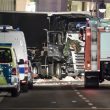 Attentato Berlino, camion dirottato ma... autista polacco era su lato passeggero 01