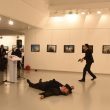 Chi era Mevlüt Mert Altintas, il poliziotto che ha ucciso l'ambasciatore russo ad Ankara (FOTO-sequenza dell'attentato) 5