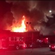YOUTUBE Incendio in capannone a Oakland: almeno 9 morti e 25 dispersi