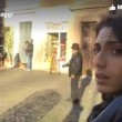 Virginia Raggi in giro per Roma: sindaca controlla sacchetti spazzatura con la Muraro VIDEO3