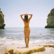 Magdalena Wosinska star di Instagram: si fotografa nuda in giro per il mondo 04