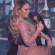 YOUTUBE Mariah Carey e il flop del concerto di Capodanno. Organizzatori replicano...