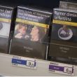 Sigarette, in Francia arrivano pacchetti anonimi: addio Marlboro, Camel e Lucky Strike02