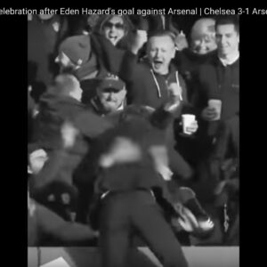 Antonio Conte, video esultanza pazza dopo gol di Hazard in Chelsea-Arsenal 3-1