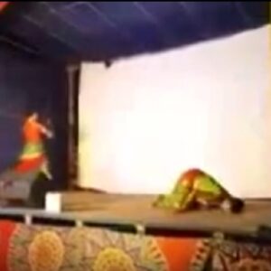 YOUTUBE India, ballerino collassa e muore sul palco durante esibizione