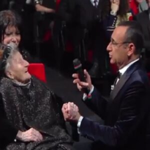 Sanremo, Maria a 105 realizza il suo sogno: cantare all'Ariston