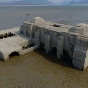 YOUTUBE Mistero in Messico: Chiesa di 400 anni fa riemerge dalla diga