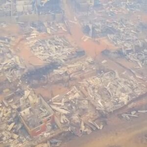 YOUTUBE Incendio devasta Santa Olga in Cile: il video del drone
