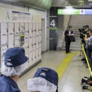 Partorisce e nasconde sei neonati nel deposito bagagli della stazione