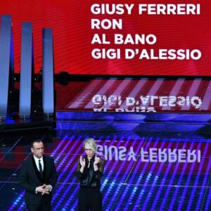 Sanremo, eliminati Al Bano, D'Alessio, Ferreri e Ron. Crozza attacca Renzi: "Cos'è rimasto dei suoi tre anni?"