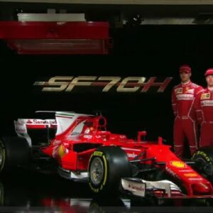 F1, svelata la nuova Ferrari SF70 H FOTO