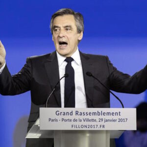 Francia, Fillon grida al golpe. Ma per le elezioni il partito ha già pronto un "piano B"