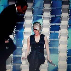 Festival di Sanremo, Maria De Filippi e il vestito lungo: "Basta che le mutande..."