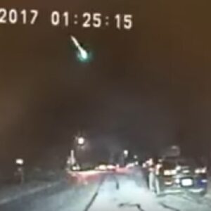 YOUTUBE Meteorite cade in Illinois: il video da un'auto della polizia