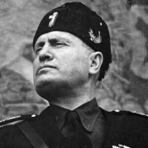 Benito Mussolini a luci rosse, "violento insaziabile". La biografia di Bosworth