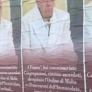 Papa Francesco, attacco coi manifesti a Roma: "Ma 'ndo sta la tua misericordia?" FOTO