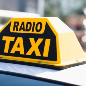 No Uber? Ma i radiotaxi pretendono dai tassisti l'esclusiva e 3mila € l'anno