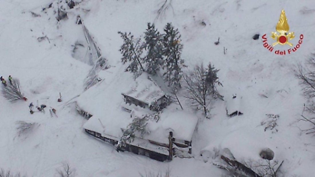 Hotel Rigopiano, valanga causata da uno strato di neve di tre metri