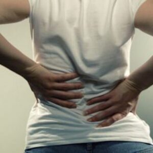 Il mal di schiena accorcia la vita: innesca un effetto domino sulla salute