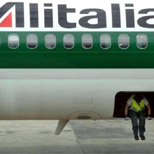 Alitalia sciopera. Dieci anni, 7 mld (pubblici), 2 mln al giorno persi. Neanche gli arabi...