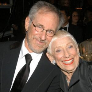 Leah Adler, la mamma di Steven Spielberg, è morta: "Era il mio portafortuna"