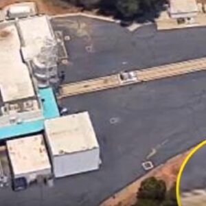 Disco volante su pista della Nasa? Le immagini da Google Earth su YouTube