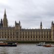 Terrorismo attacca a Londra, auto sulla folla e spari fuori dal Parlamento12