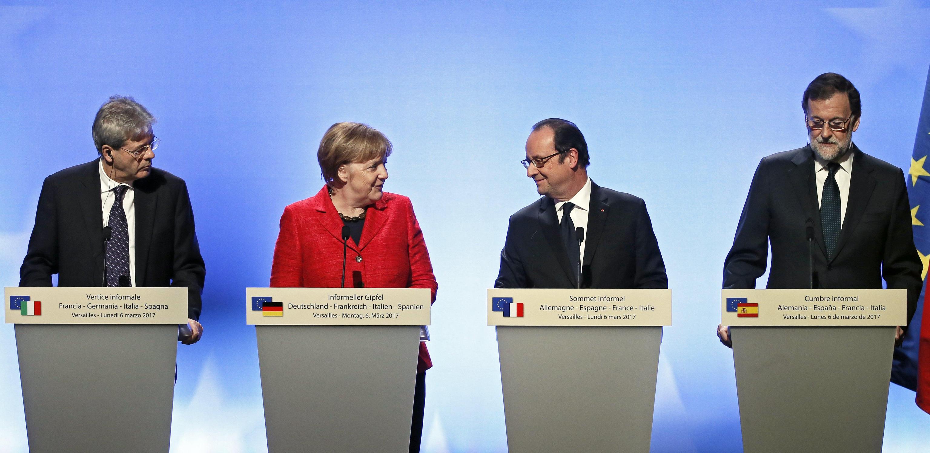 Vertice Versailles, Hollande e Merkel: "Dopo Brexit ok a Ue a più velocità"Vertice Versailles, Hollande e Merkel: "Dopo Brexit ok a Ue a più velocità"
