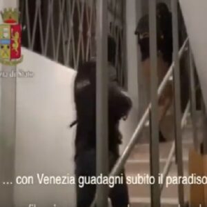 YOUTUBE "Se mi dai l'ordine metto una bomba a Rialto": le intercettazioni dei kosovari arrestati a Venezia