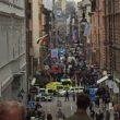 Stoccolma, camion contro la folla: 3 morti. Testimoni: "La polizia parla di un attacco terroristico" 2