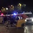 Ambulanze sugli Champs Elysées