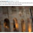 Il messaggio di Papa Francesco postato su Twitter prima della celebrazione del tradizionale rito del Venerdì Santo