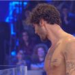 Stefano De Martino "cancella" Belen: il tatuaggio sul braccio quasi rimosso