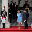Francia, Lady Macron arriva sola alla proclamazione: il vestito è prestato02