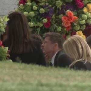 YOUTUBE Chris Cornell, anche Brad Pitt e Brad Pitt e Pharrel Williams al funerale