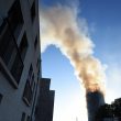 Londra, Grenfell Tower in fiamme. Evacuati molti residenti, 30 feriti 01