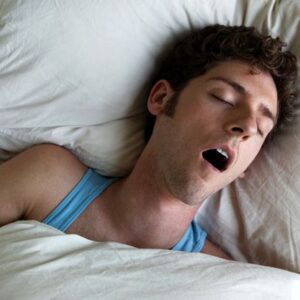 Dormire fino a tardi la domenica fa male al cuore: ricerca conferma il jet lag del weekend
