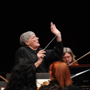 Jeffrey Tate morto: direttore d'orchestra stroncato da infarto a Bergamo