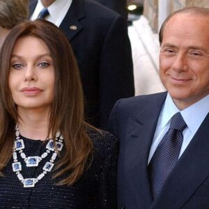 Silvio Berlusconi e Veronica Lario, telefonata di fuoco sul bacio di Luigi