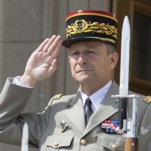 Macron non gli perdona le critiche ai tagli di budget: capo Stato Maggiore Pierre de Villiers si dimette