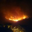 Incendi Sicilia, brucia ancora collina sopra Ragusa