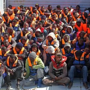 Migranti, arroganza Ong: a regole governo rispondono "me ne frego"