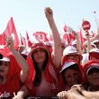 Turchia, opposizione in piazza a Istanbul contro Erdogan: "Siamo un milione"06