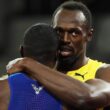 Usain Bolt abbraccia Gatlin