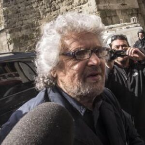 C'è una talpa vicino a Beppe Grillo, democrazia diretta o secchio bucato?